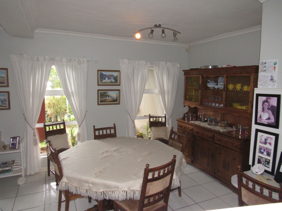 4 Bedroom Property for Sale in Wavecrest Eastern Cape